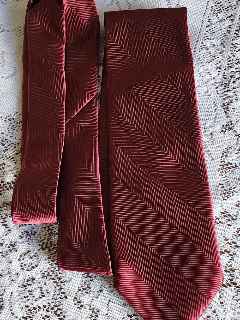 David Taylor Burgundy Chevron Silk-Effect Tie